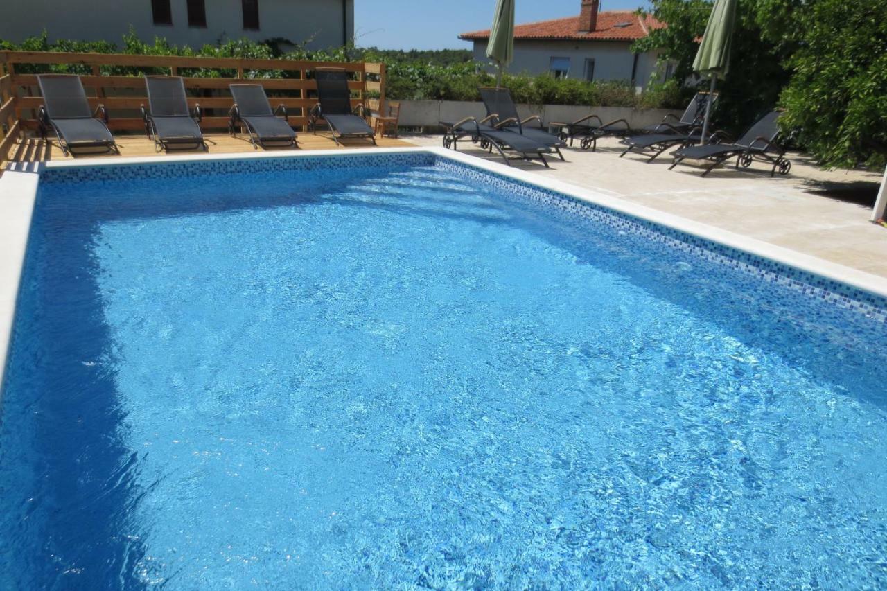 Apartment Petrinic V Pula Exterior foto